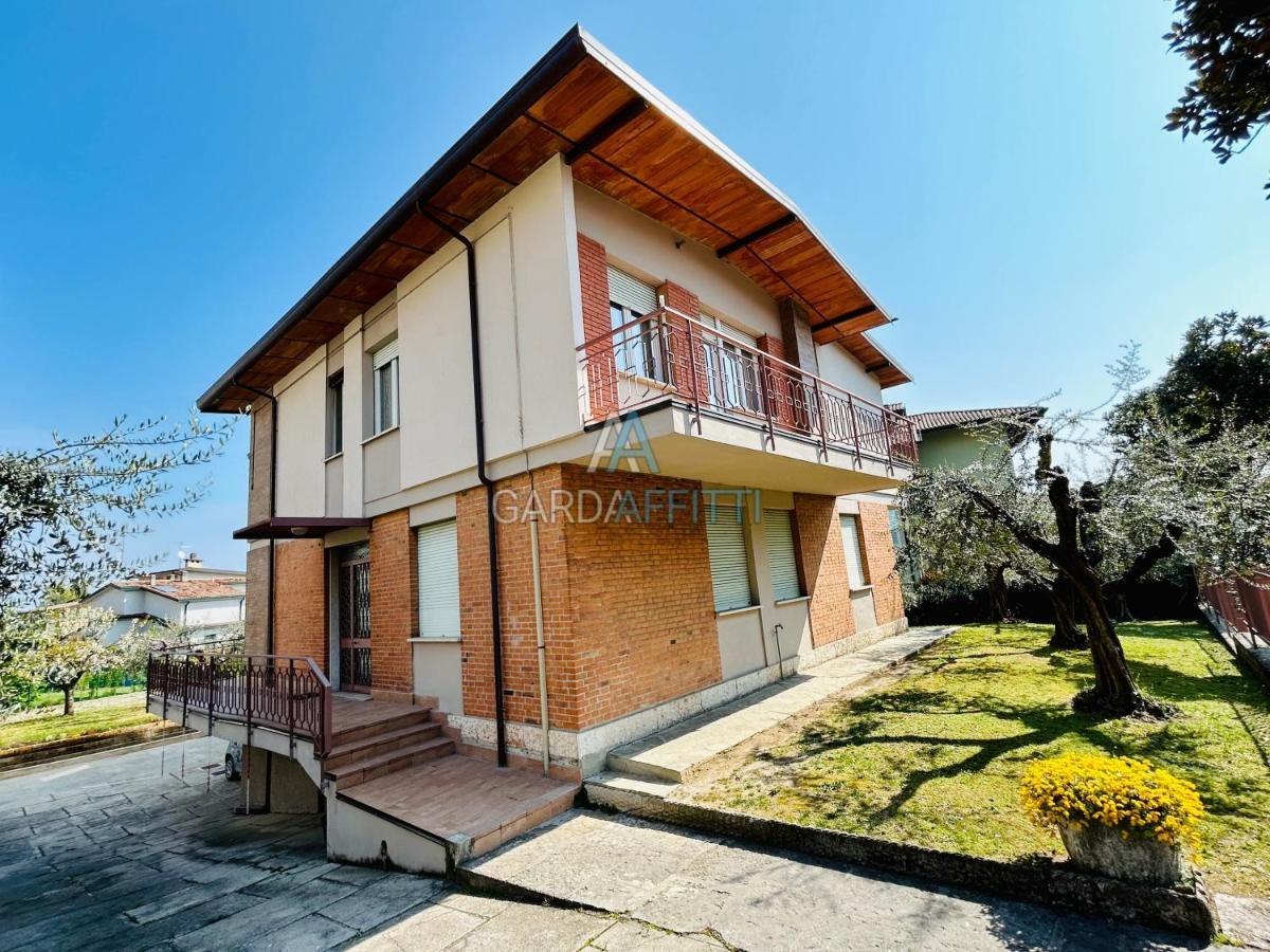 Ares Apartment - Vicino Al Lago Di Garda E Alla Stazione Treno Desenzano del Garda Exterior photo