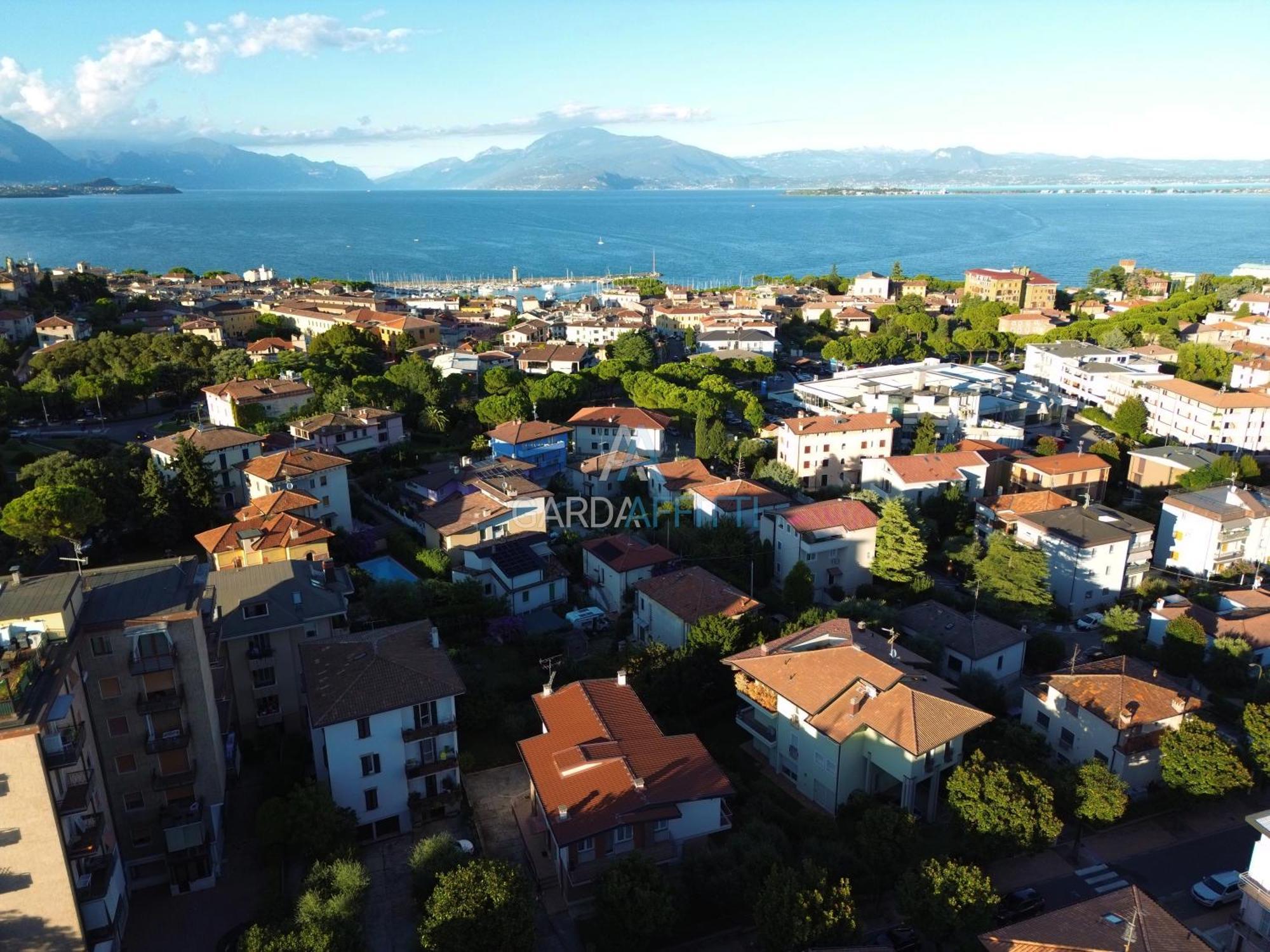 Ares Apartment - Vicino Al Lago Di Garda E Alla Stazione Treno Desenzano del Garda Exterior photo